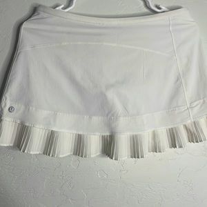 White, lululemon, athletic skirt, size 6